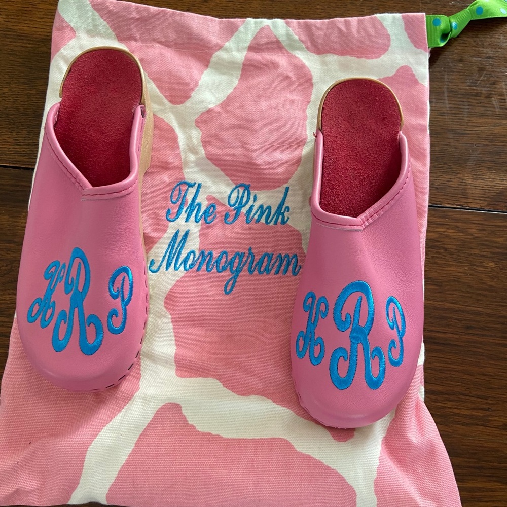 Pink Monogram “kRp” Clogs children size 34
